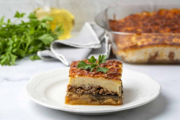 ¿Cuál es la receta tradicional de la moussaka griega?